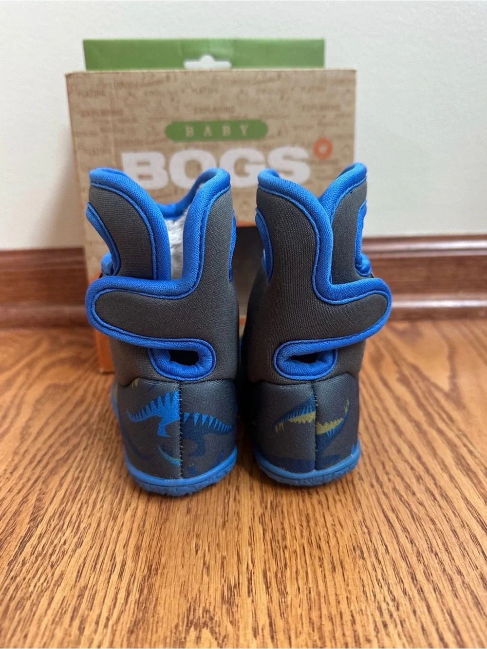 Bogs Baby/Toddler Boots Boys Size 4 Dinos